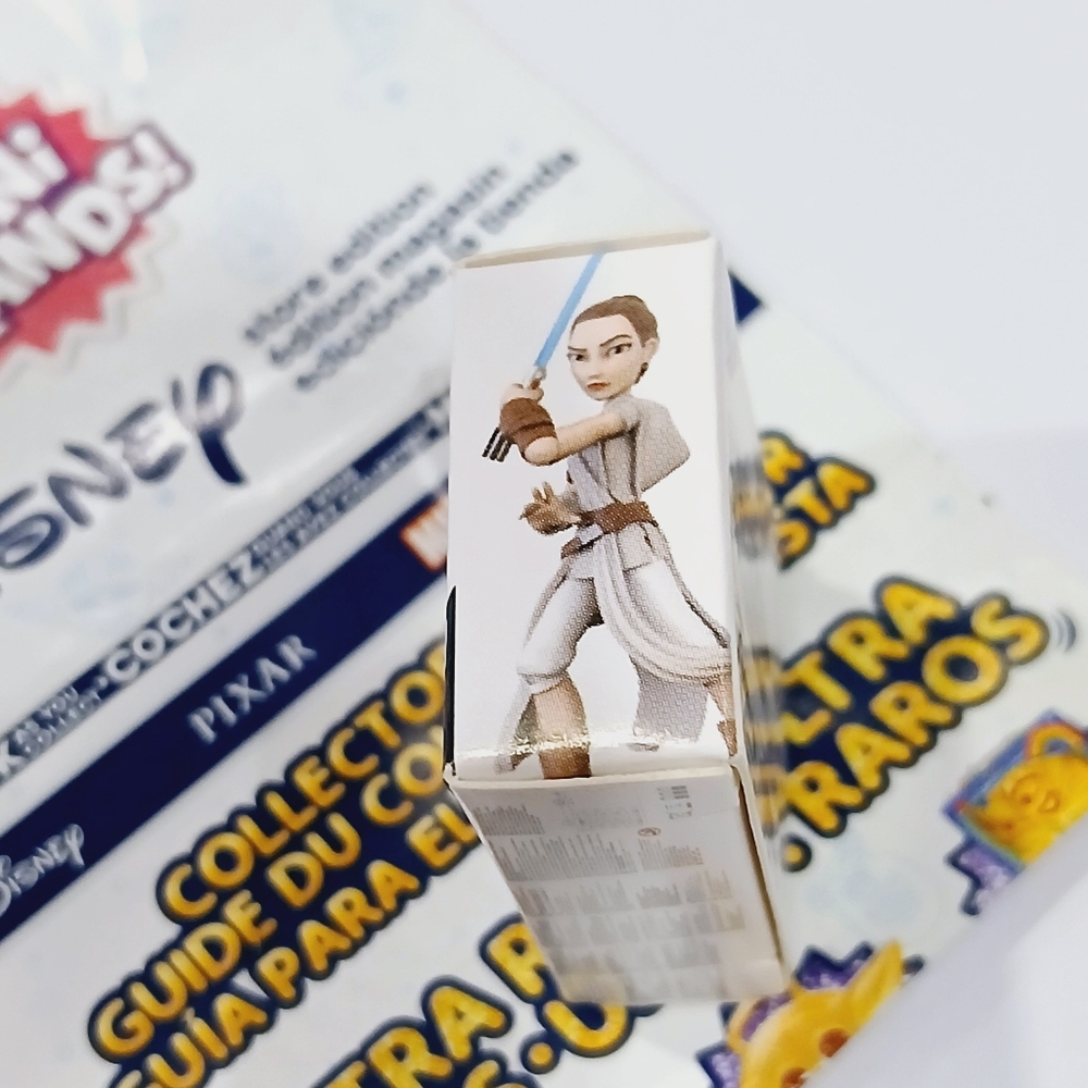 Zuru Mini Brands Disney Store Edition Series 1 Star Wars Millennium Falcon - Picture 3 of 4